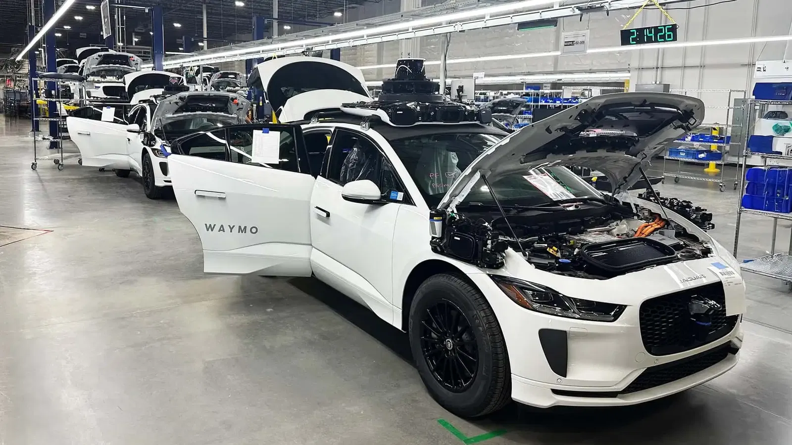 Waymo expands fleet: 2,000 more Jaguar I-Pace robot cabs