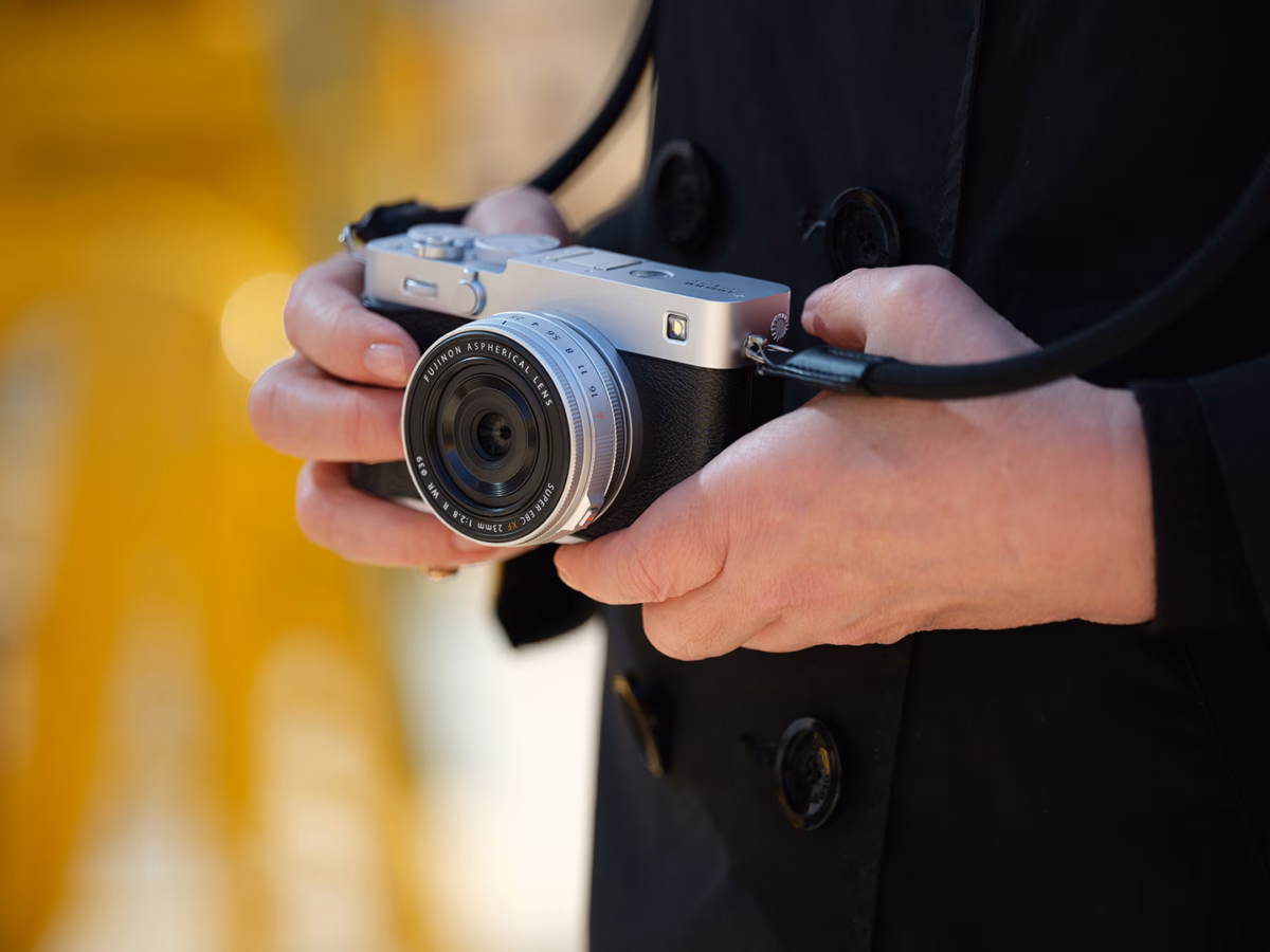 Fujifilm unveils X-E5 with 40MP sensor and retro 9 fujifilm x e5 lifestyle 01