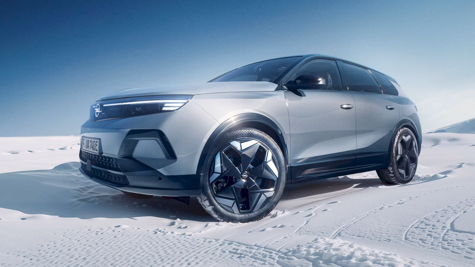 Opel has revealed the flagship Grandland Electric AWD SUV