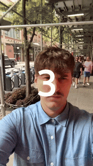 YouTube has introduced AI tools into its platform to create Shorts by Photo 4 videos. qirtifglgkz0za3vfl07merj7ltfj