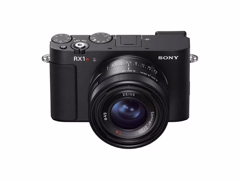 Sony unveiled the RX1R III compact full-frame camera with a 61 MP 5 sensor rx1r iii front top