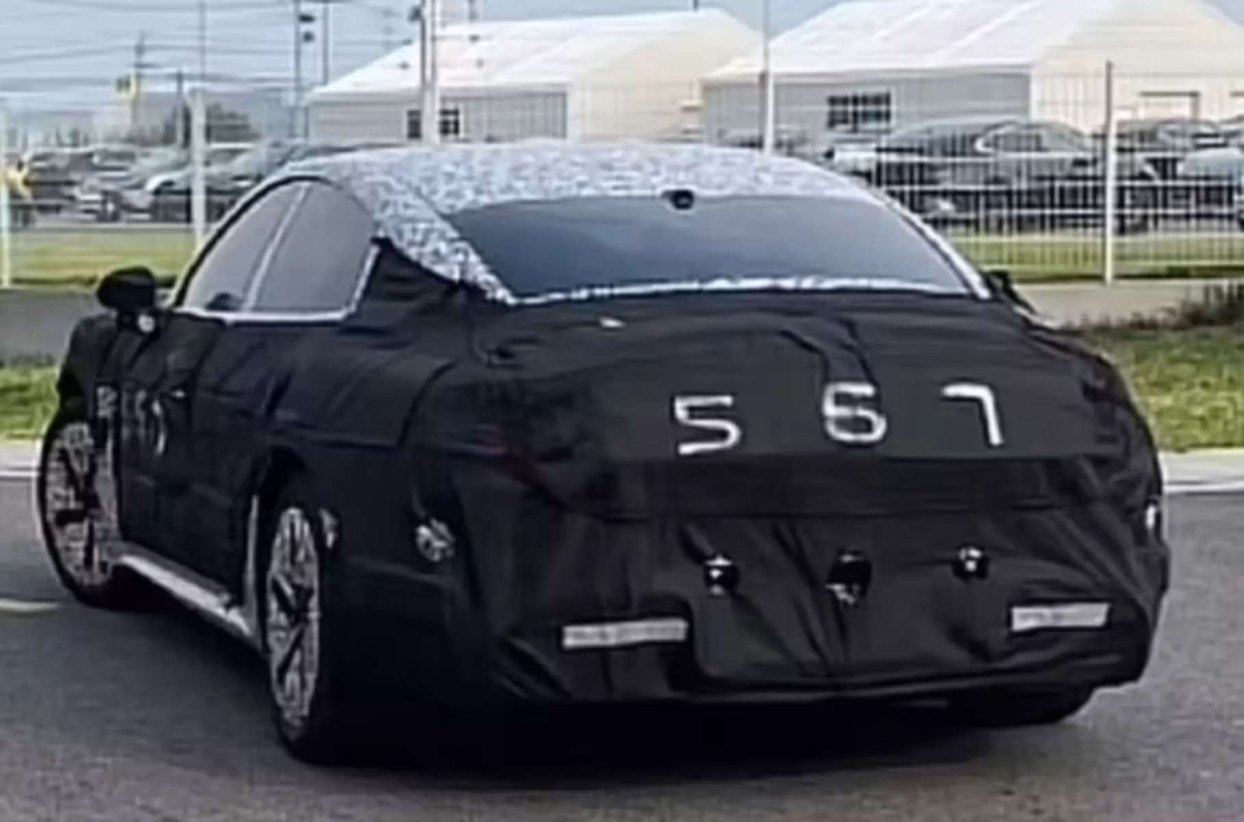 Xiaomi SU7 L: Longer version of the sedan spotted on tests