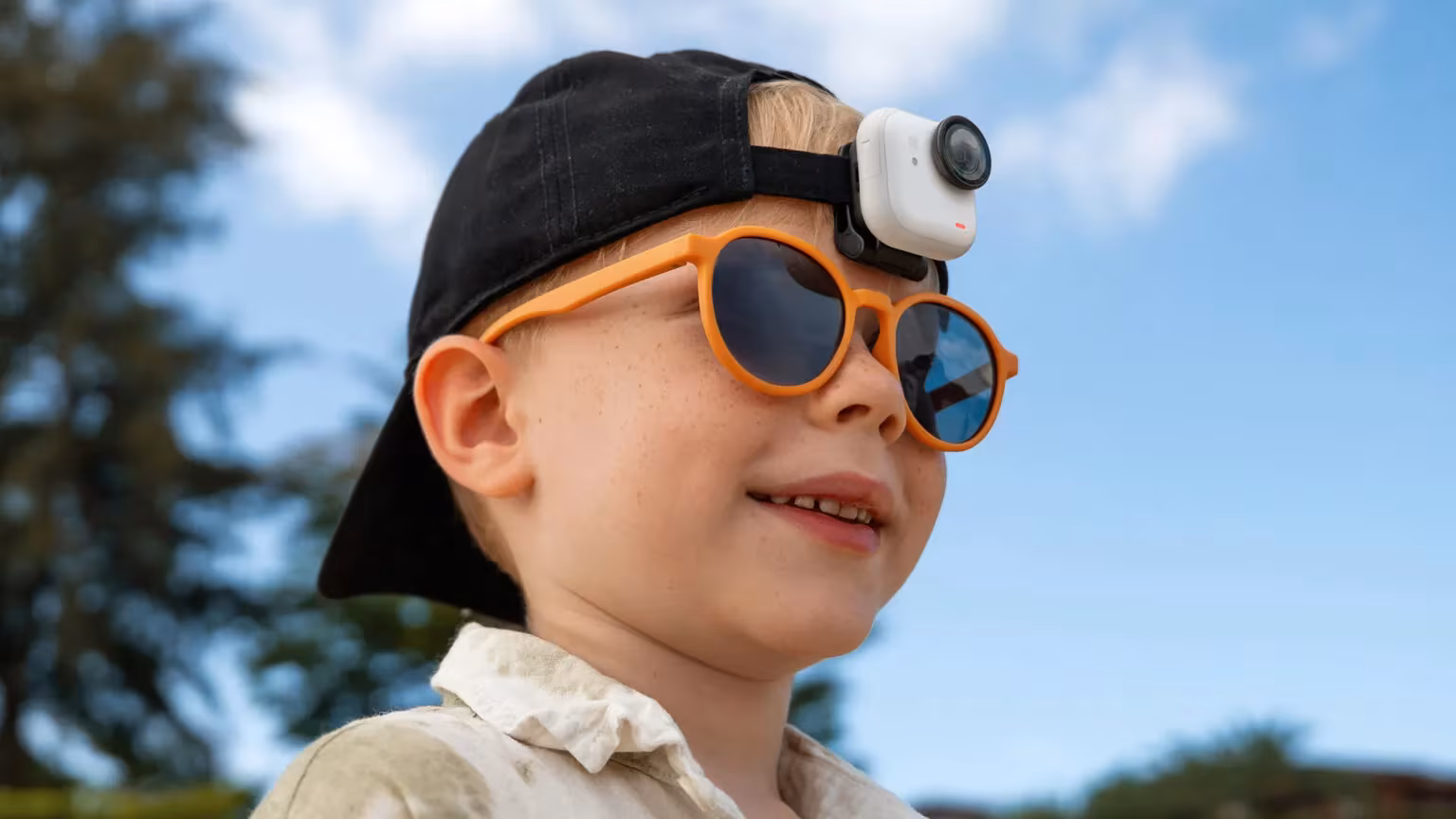 Insta360 GO Ultra: compact camera for vlogging and action shooting