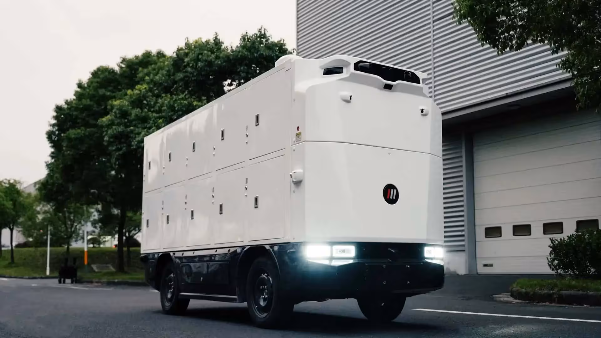 Robomart delivery robot promises $3 delivery with no tips or surcharges 4 robomart rm5 autonomous delivery robot