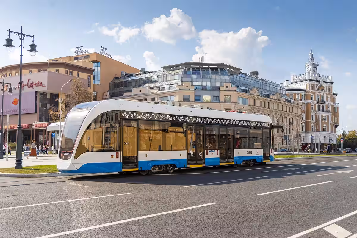 Autonomous streetcars began operating in the center of Moscow