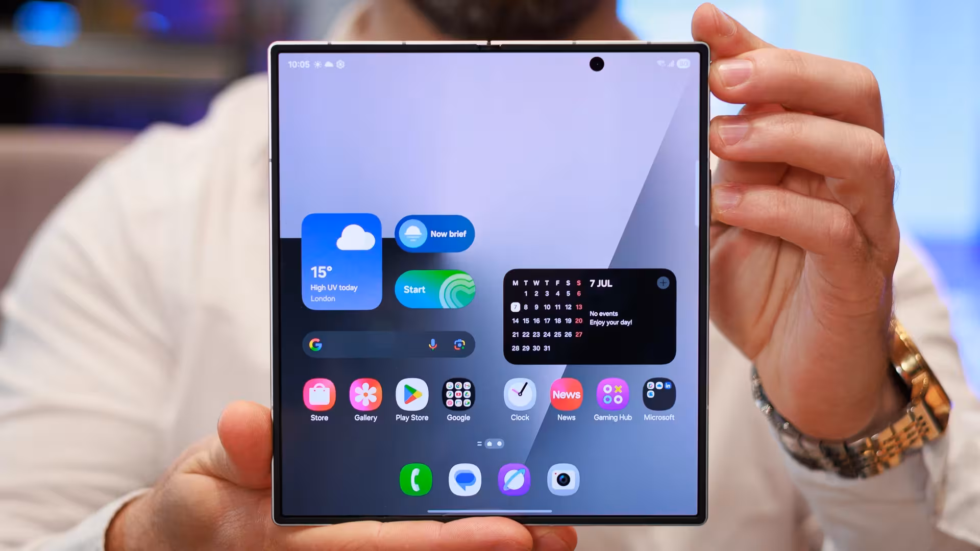 Samsung Galaxy Z Fold 7 has peeling paint on the case