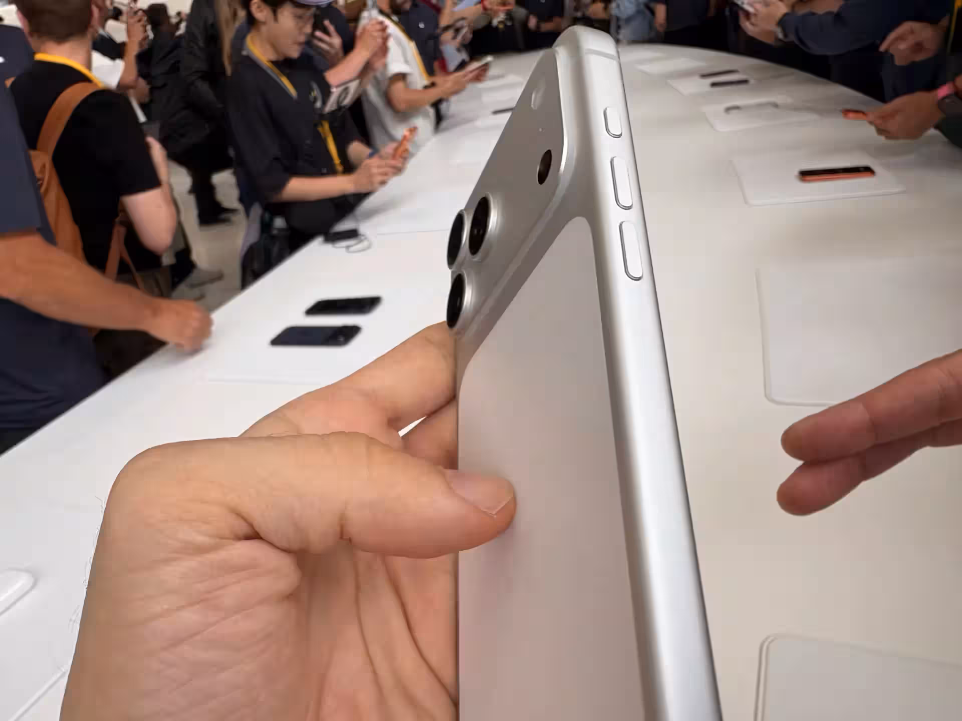 First look at the iPhone 17 Pro and 17 Pro Max: new design and A19 Pro 3 processor img 0150
