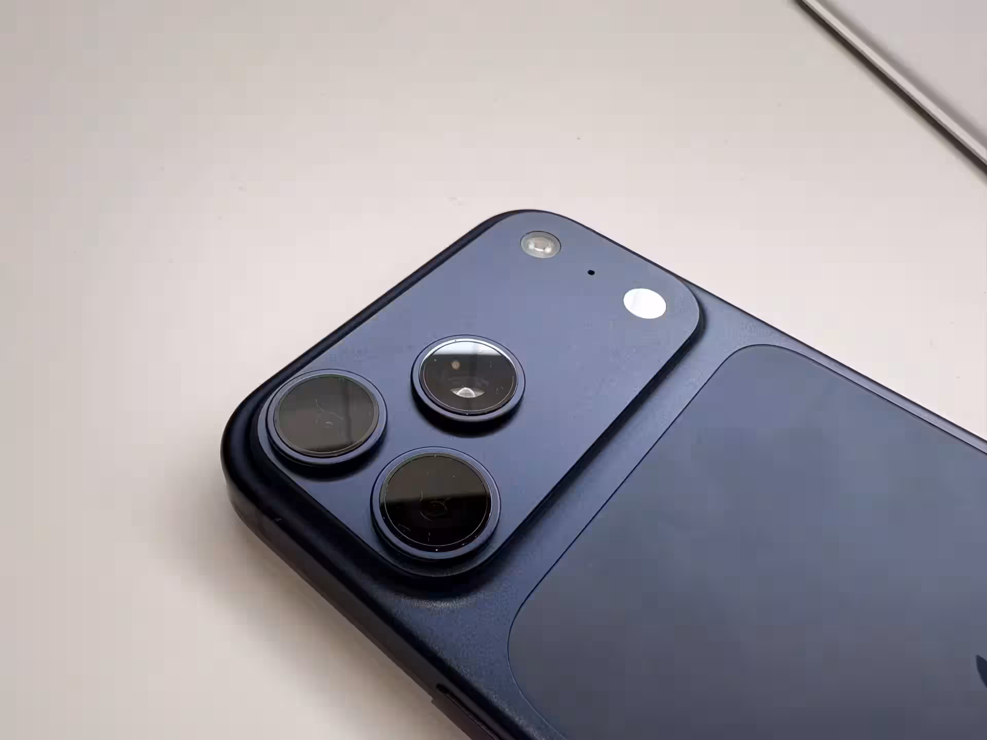 First look at the iPhone 17 Pro and 17 Pro Max: new design and A19 Pro 8 processor img 0166