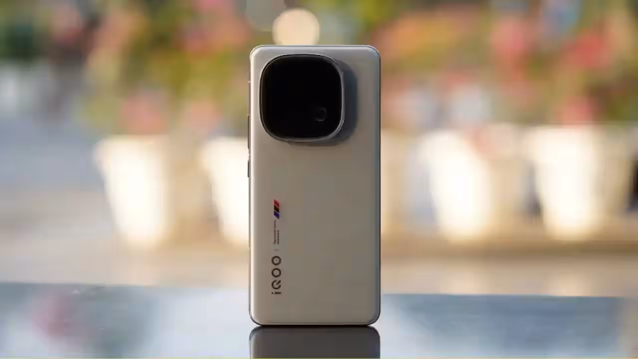 The iQOO 15 has appeared in the Geekbench database and is set to debut on October 20