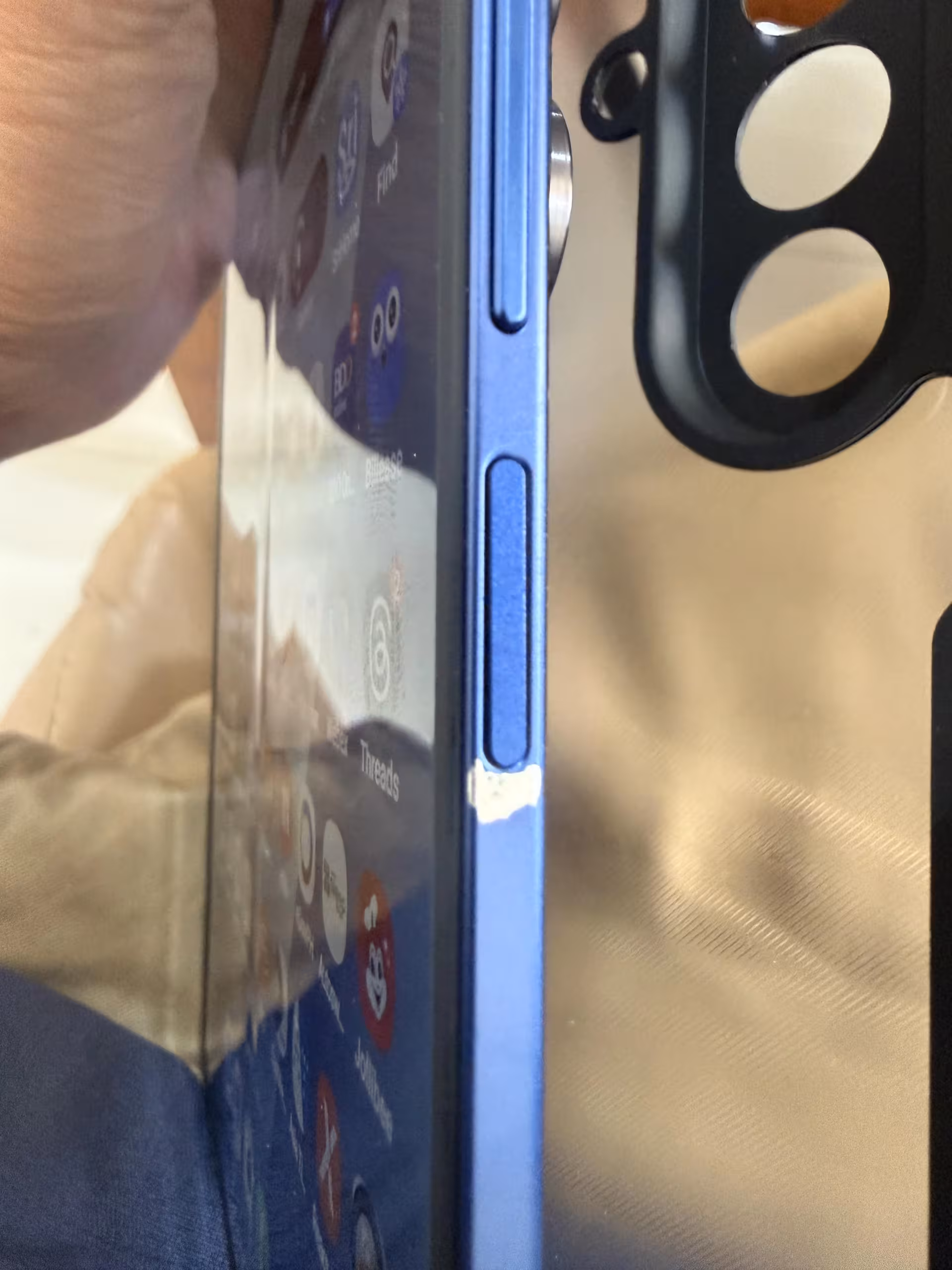 Samsung Galaxy Z Fold 7 has peeling paint on case 4 paint started peeling off z fold 7 v0 q99tiaxojvjf1.jpeg scaled