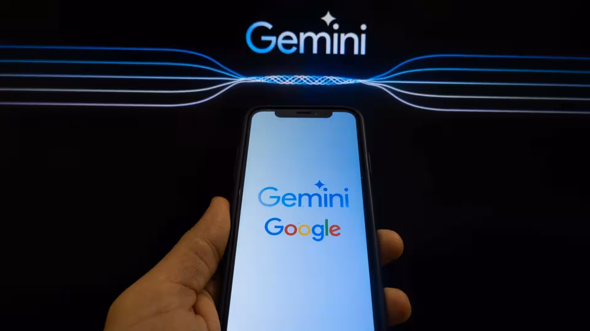 Google patents Gemini’s contactless activation method on smartphones