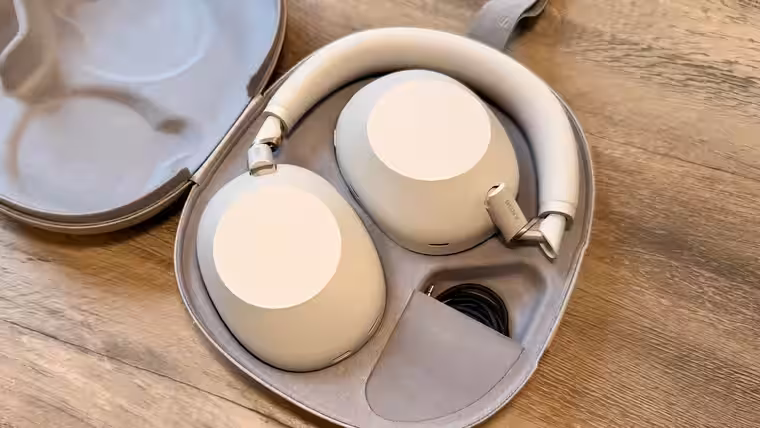 Sony’s XM6 and XM5 headphones get new useful features