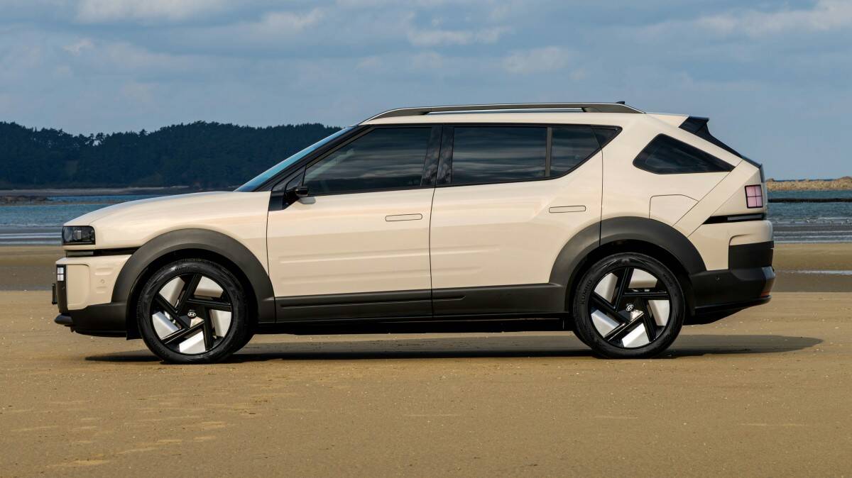 Hyundai has unveiled the NEXO 2026 hydrogen crossover with a range of 826 km