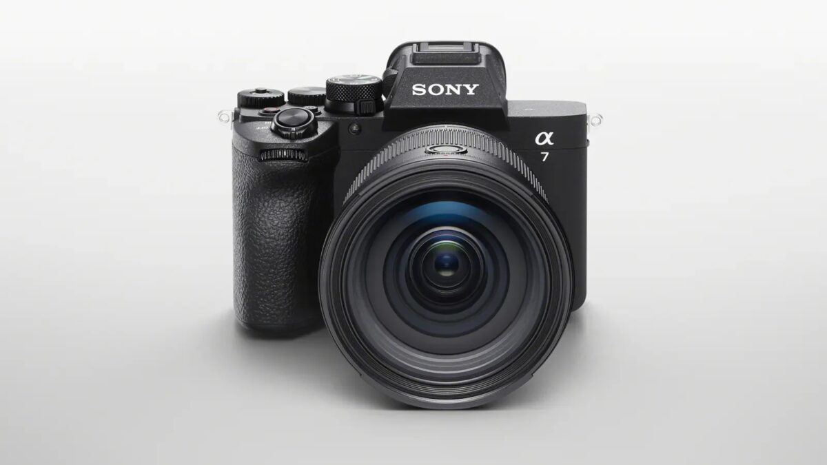 Sony has unveiled the A7 V: a new 33MP camera with faster speeds and 4K 120fps