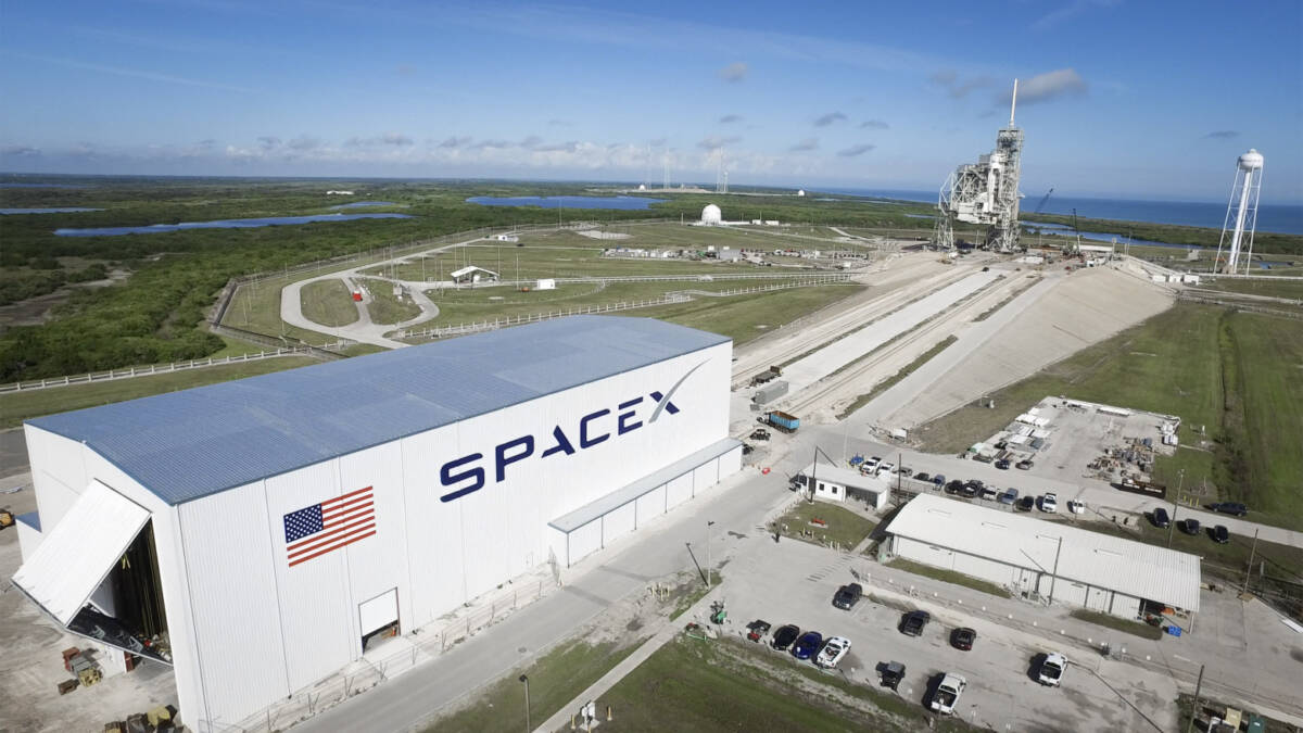 SpaceX prepares for secondary sales with an 800 billion valuation