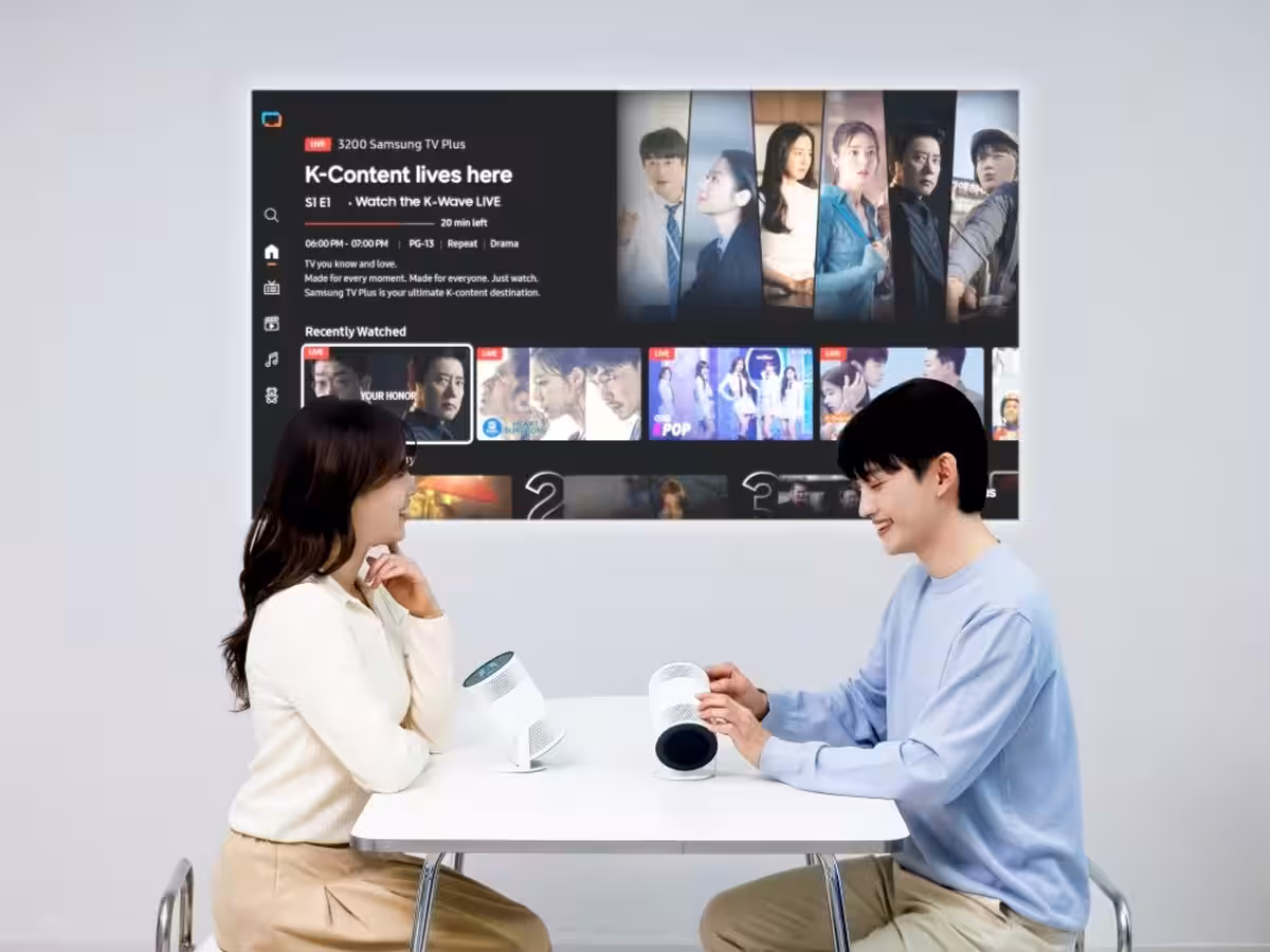 Samsung has unveiled the Freestyle+ portable projector Samsung has unveiled the Freestyle+ portable projector