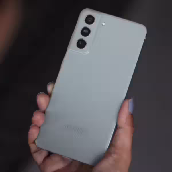 Samsung accidentally made the cheapest Galaxy S21 FE the longest-lasting model